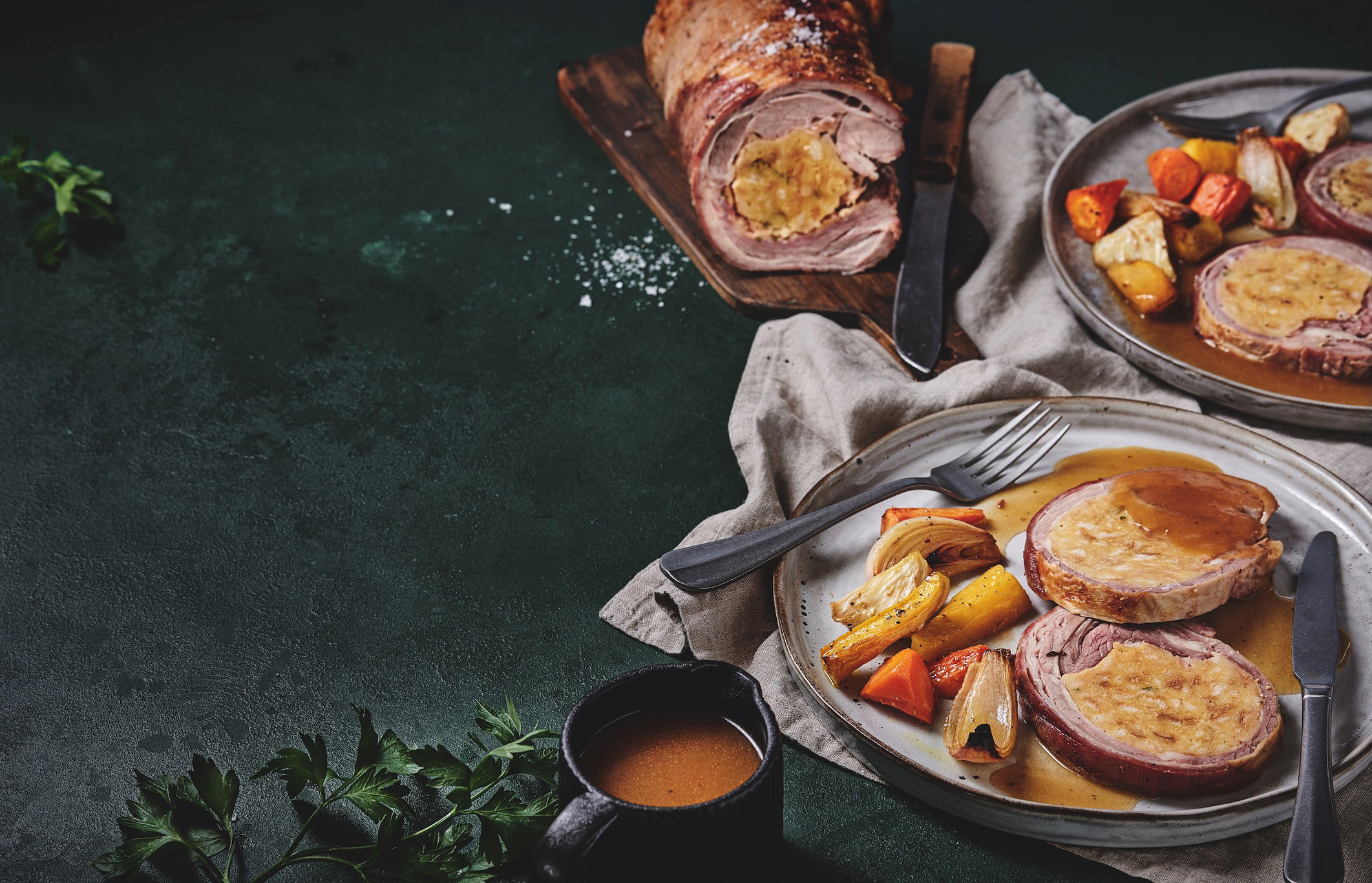 Gefüllte Kalbsbrust mit Sauce - Rezepte - Falstaff