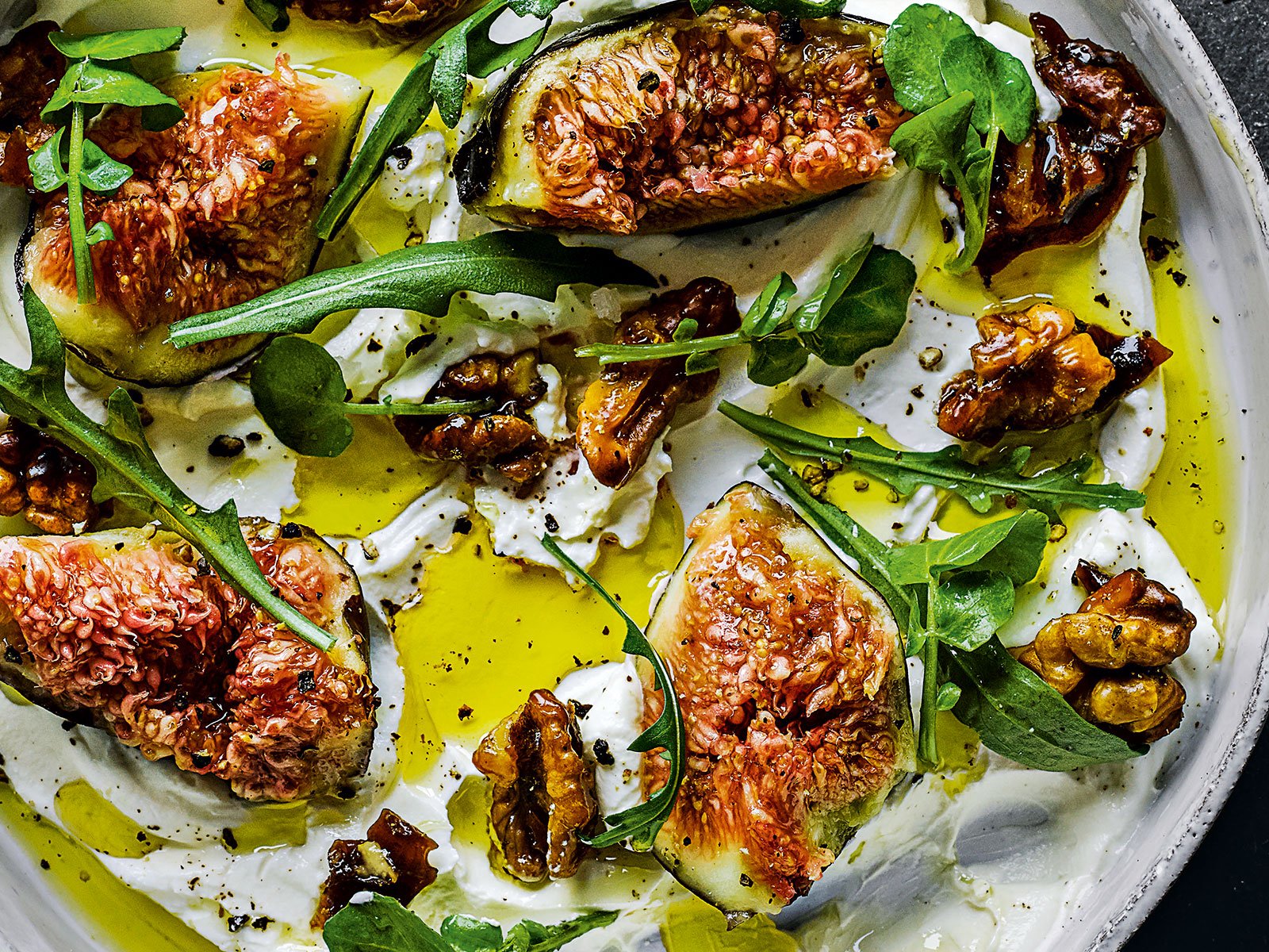 Labneh with figs and walnuts