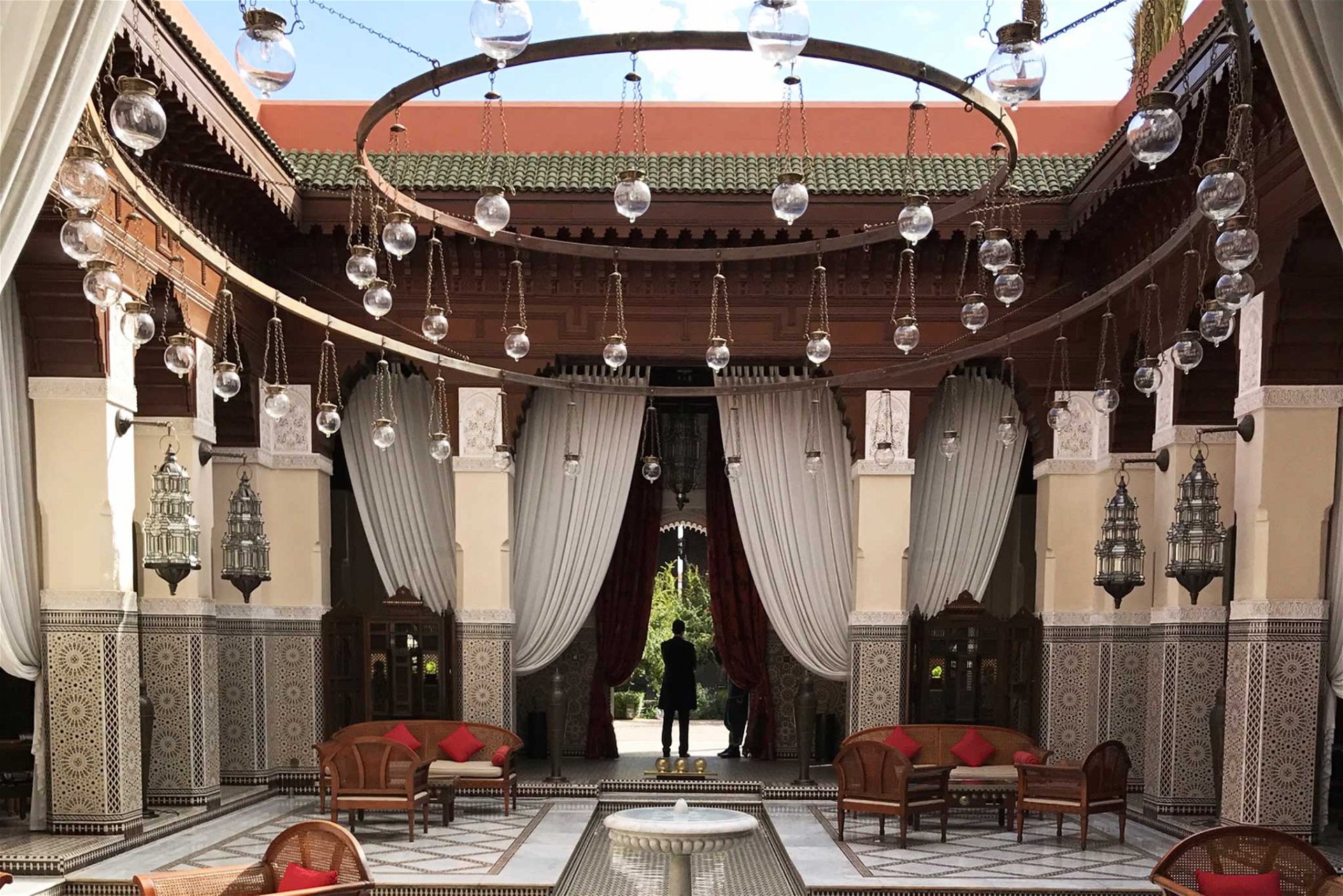 Mit dem »Royal Mansour« Hotel schuf der marokkanische König Mohammed VI eines der glamourösesten Luxushotels weltweit. 