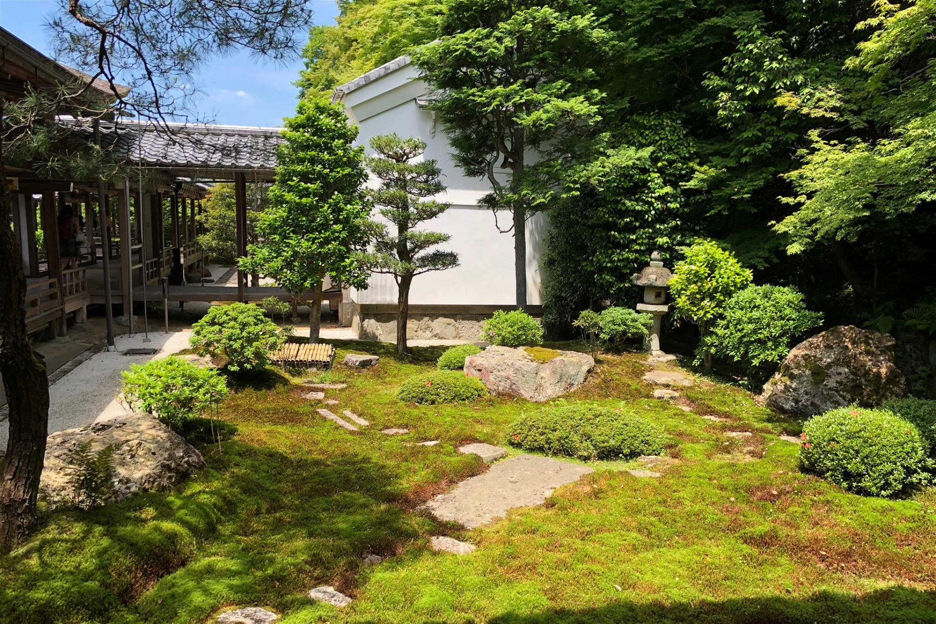 Der Zen-Garten des Tempels. 