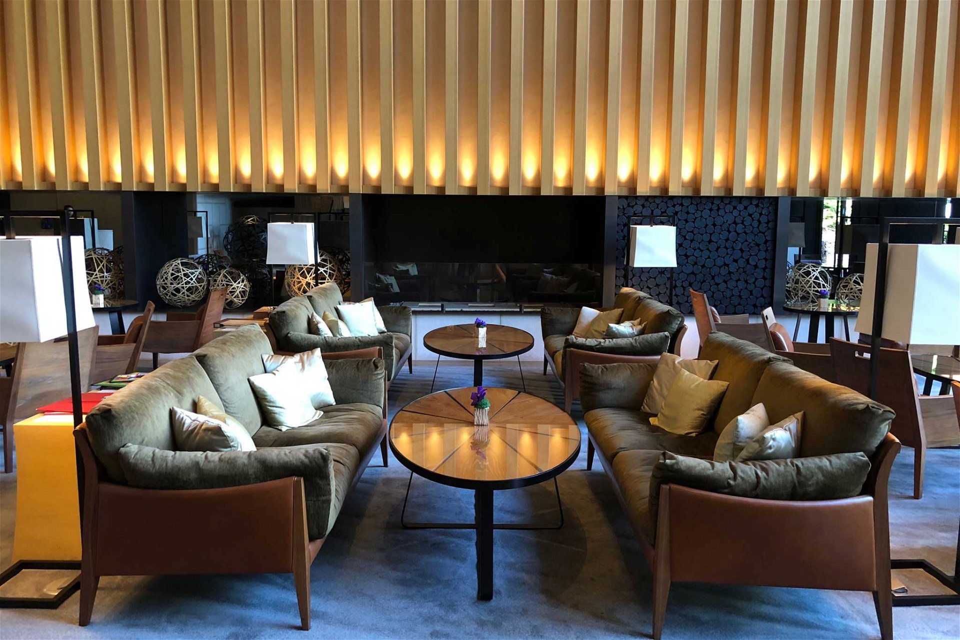 Edle Farben mit modernen Linien ziehen sich durch das Interior-Konzept des Hotels. 
