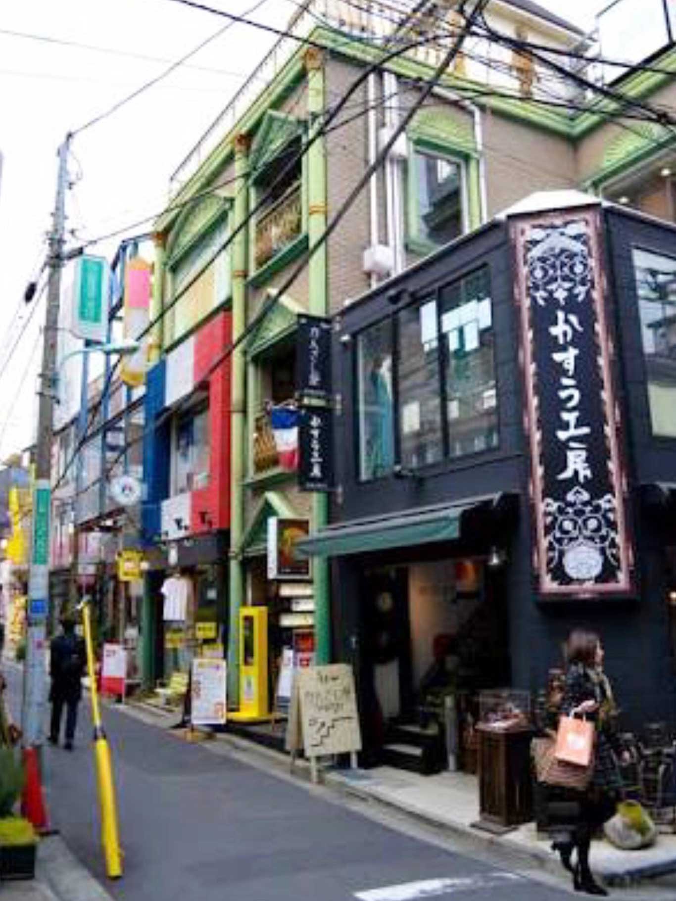 Die schmalen Straßen und kleine Läden sind typisch für die historischen Stadtteile »Omotesando Hills« und »Harajuku«.
