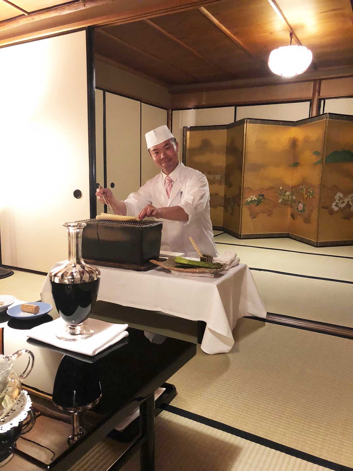 Wer hier gerne speisen möchte sollte umbedingt früh einen Tisch reservieren. Infos unter: kyoto-kitcho.com