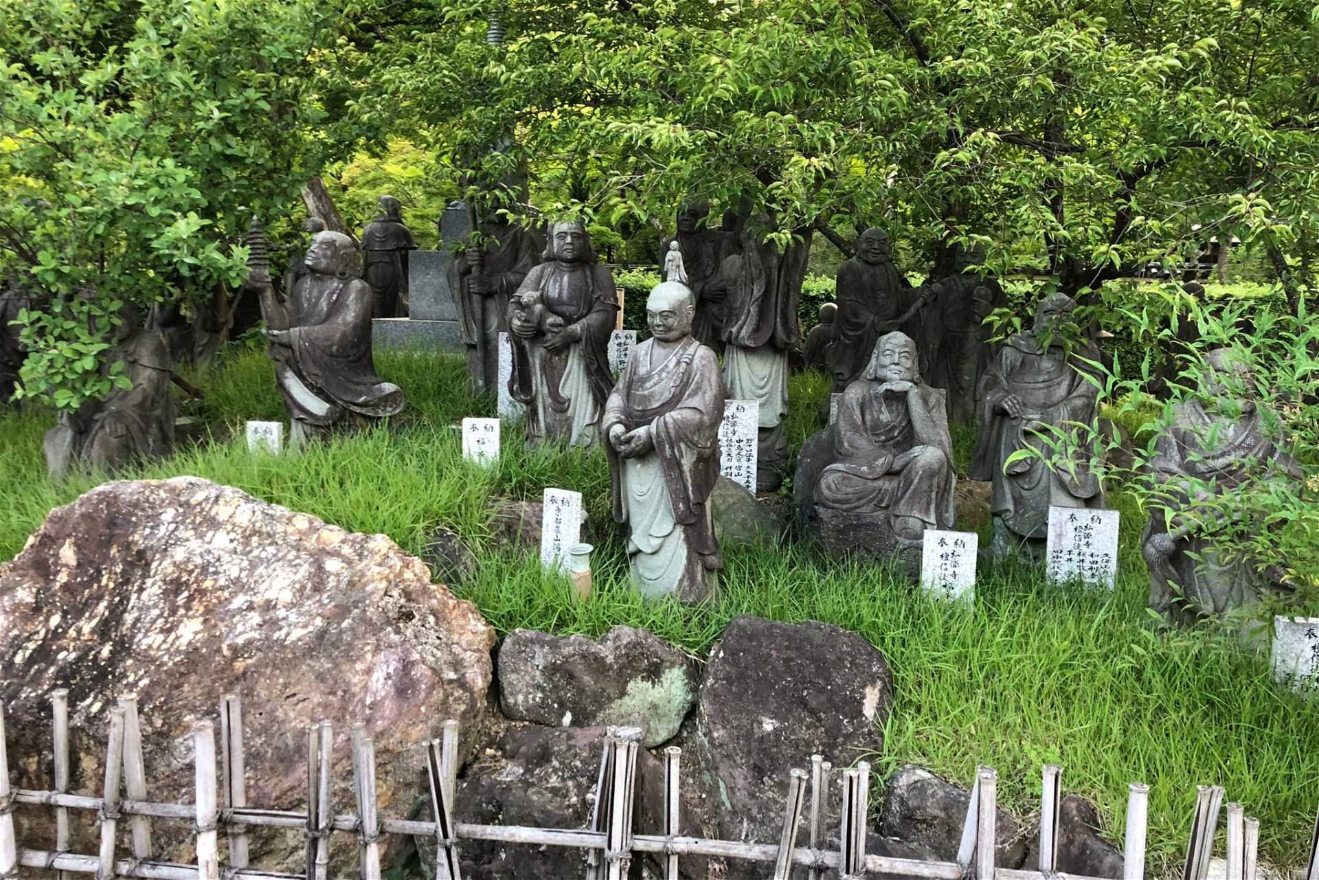 Religiöse Statuen in Kyoto. 