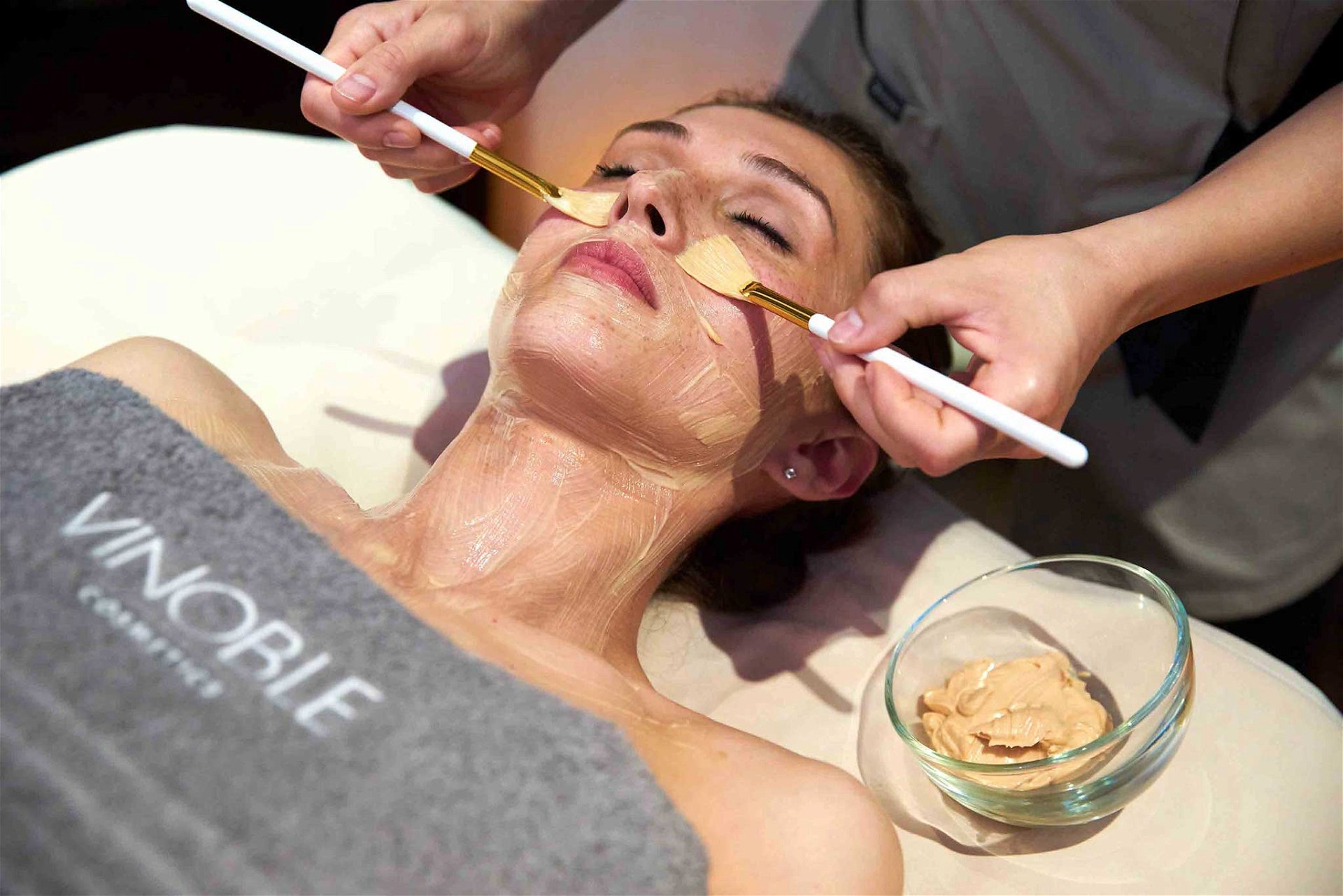 Für alle Treatments wird die hochwertige Naturkosmetiklinie »Vinoble Cosmetics« verwendet. sanssouci-wien.com/spa-und-fitness