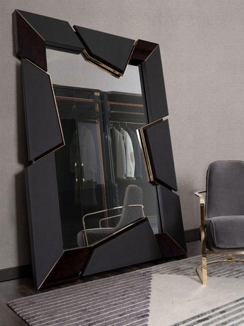 Der Athos Mirror von Luxxu ist ein moderner Spiegel, der wunderschön aus einem Leder- und Messingrahmen gefertigt ist.