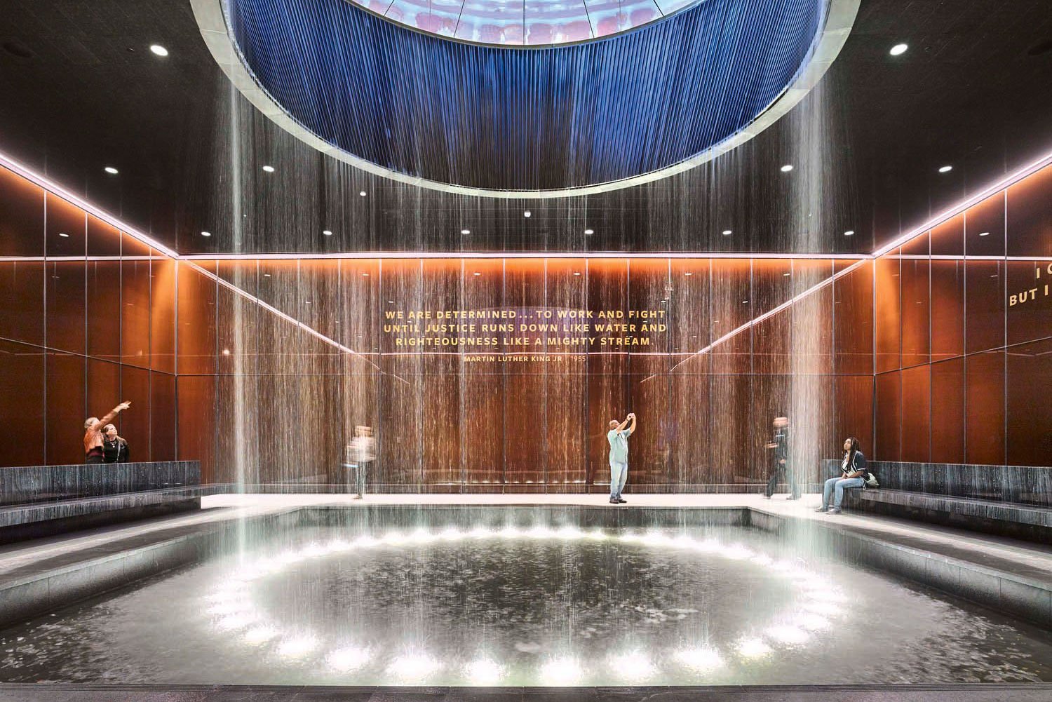 Raum zum Nachdenken: Der »Contemplative Court« im Smithsonian Museum lädt auf fast sakrale Art zur Besinnung ein.