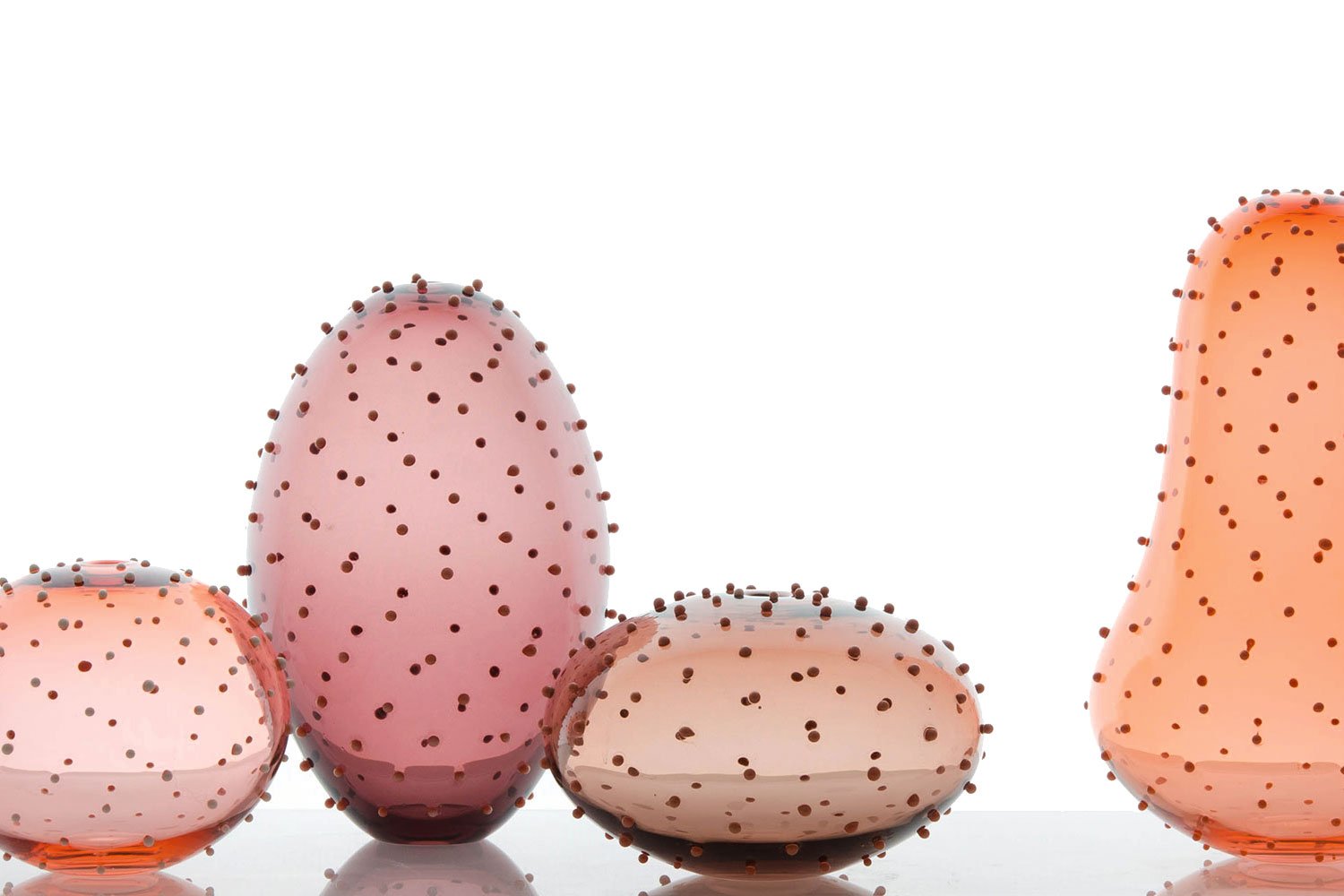 Sticht ins Auge: Schön, wenn Gegenstände so heißen, wie sie aussehen. Die Vasen-Serie »Cactus« der Glaskünstlerin Pia Wüstenberg gehört dazu. piadesign.eu