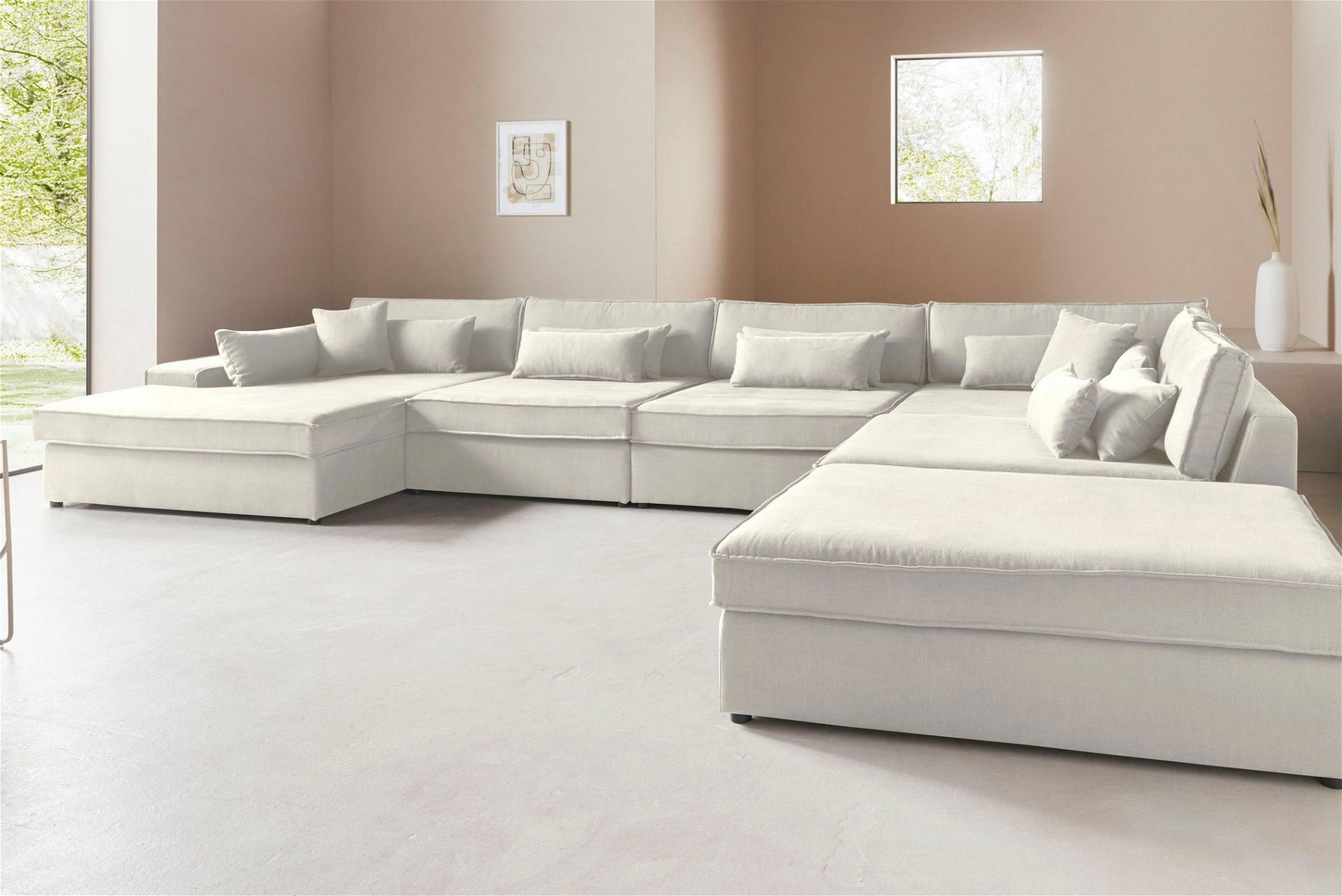 Ein Blickfang für dein Wohnzimmer ist die gemütliche Wohnlandschaft »Joreen« und begeistert mit einer trendigen Optik. Besonders cool: Das Sofa setzt sich aus unterschiedlichen Modulen zusammen und ist daher variabel stellbar. 