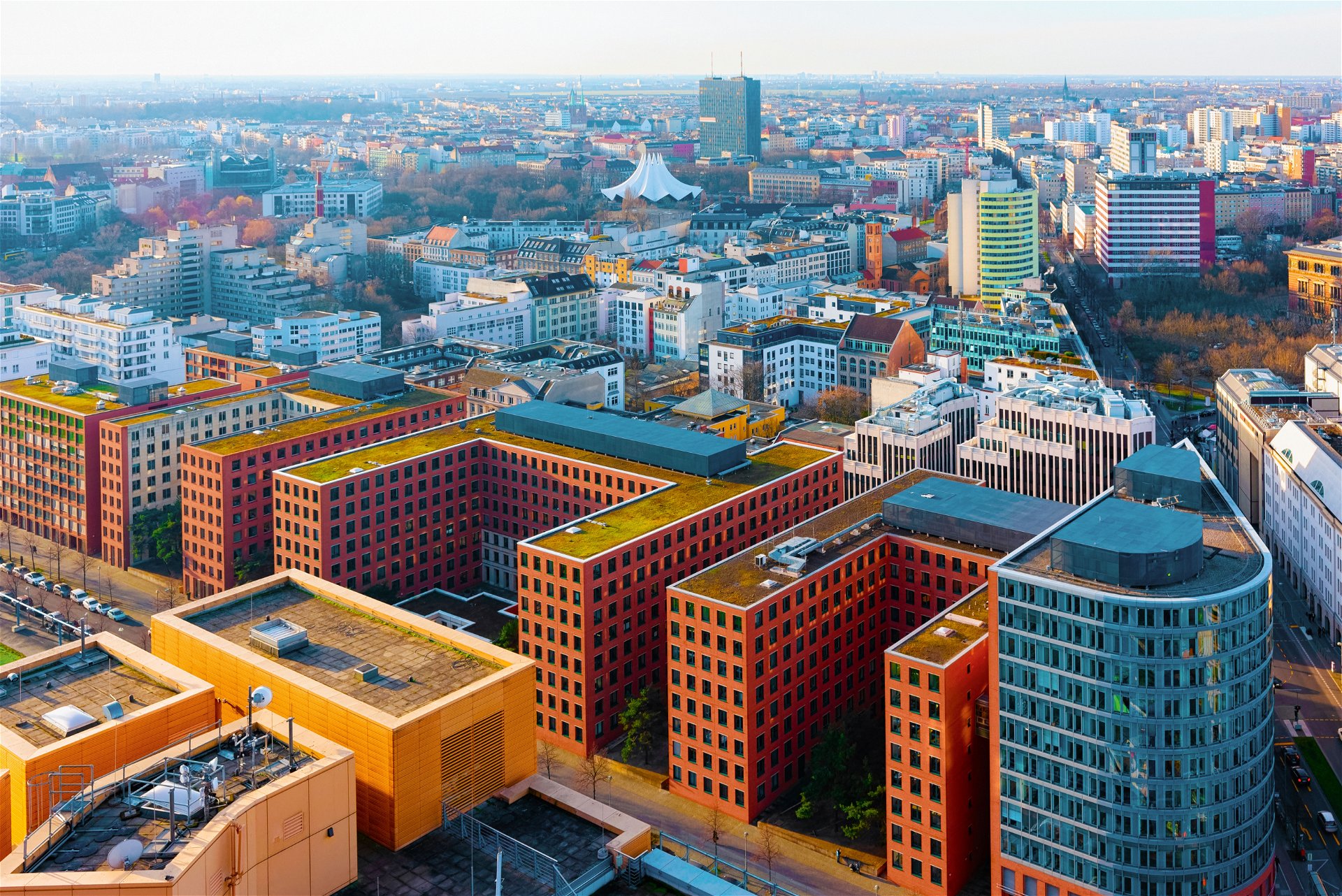 Berlin bleibt stabil: Deutschland bleibt in den Augen der Investoren ein sicherer Hafen. Berlin, Frankfurt, München und Hamburg sind unter den europäischen Top-Ten-Städten beim jährlichen »Emerging Trends«-Report.