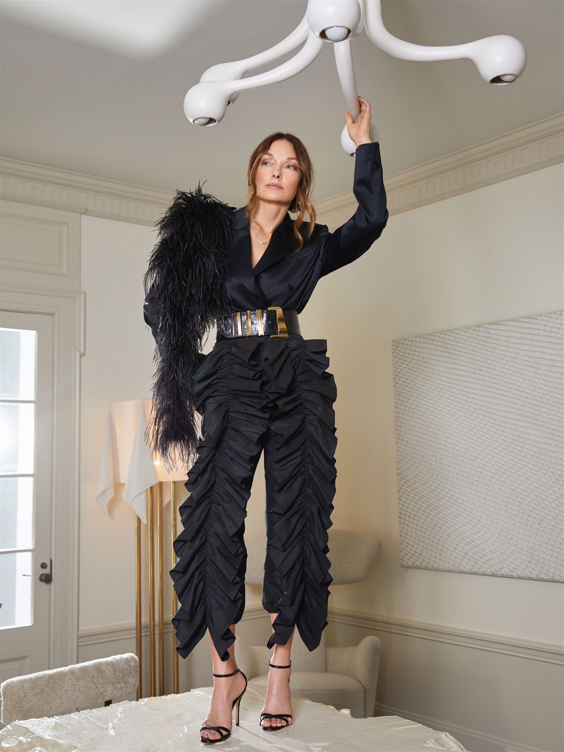 Standpunkt: Kelly Wearstler weiß nicht nur mit Interior-Design zu inspirieren. Auch ihr Modegeschmack regt zum Träumen an. 