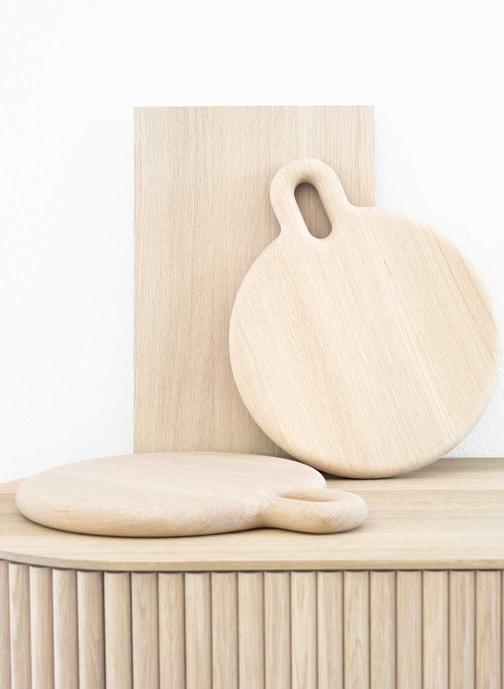 Fester Griff Nachhaltiges Massivholz aus Deutschland verwendet Nicolene van der Walt für ihre minimalistischen Objekte. nicolenevanderwalt.com