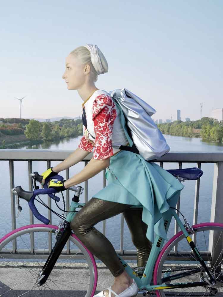 Dorothee Golz - Die schöne Fahrradbotin