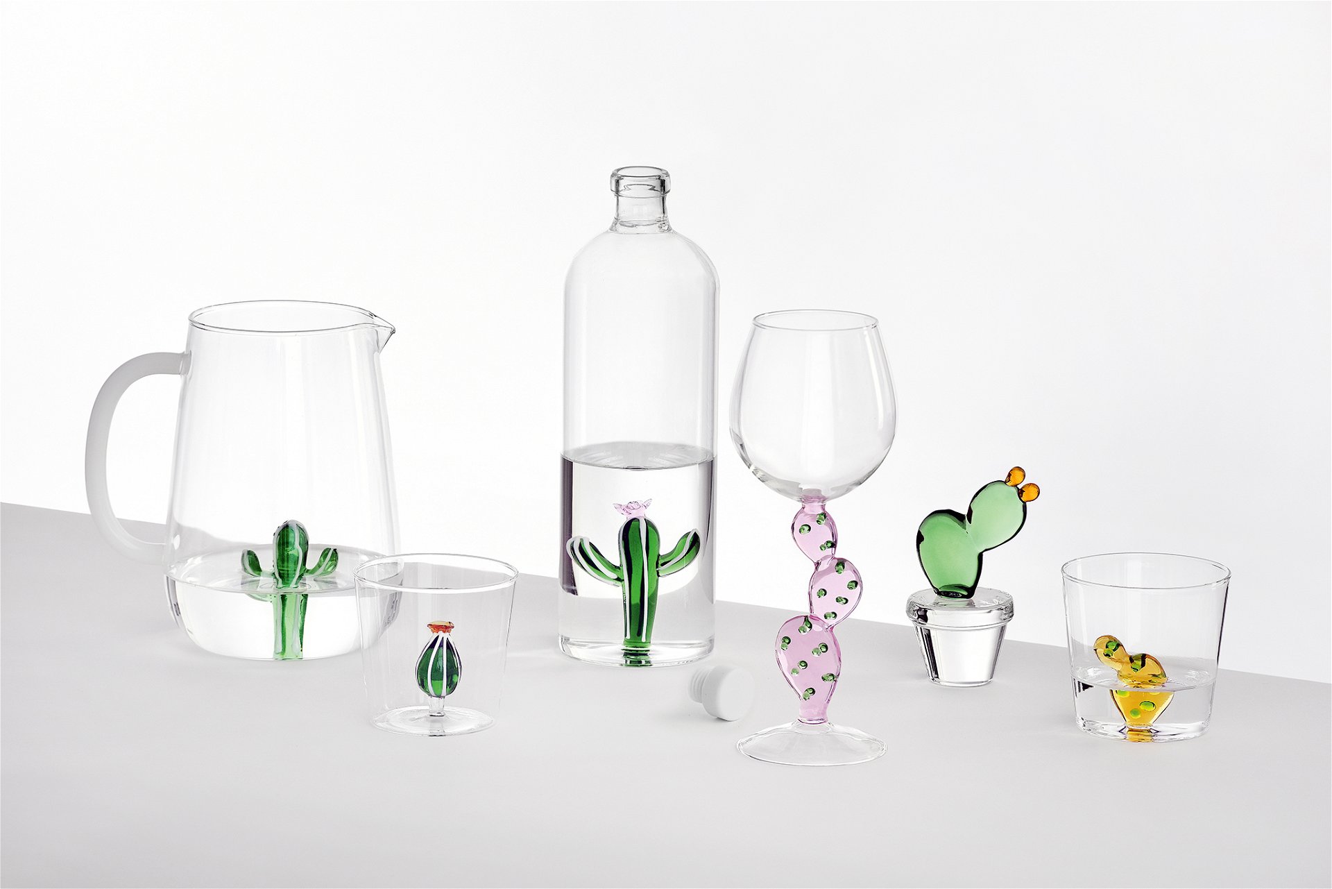 Botanische Grüße Inspiriert von verschiedenen Kakteen designte Baldereschi witzige Gläser und Karaffen für Ichendorf Milano.