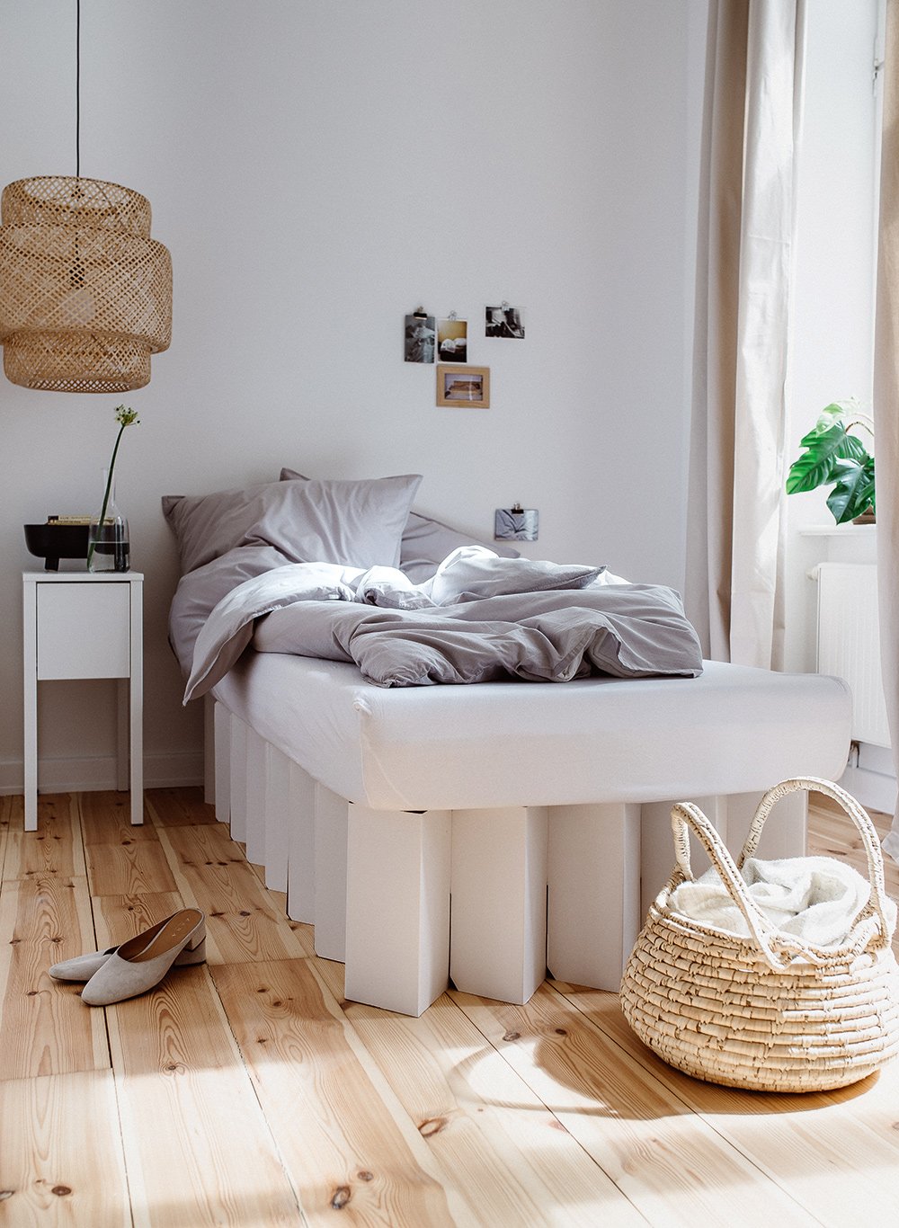 Praktisch Wenn man den Platz gerade anderweitig benötigt, kann man das »Bett 2.0« ganz -einfach zusammenfalten. roominabox.de