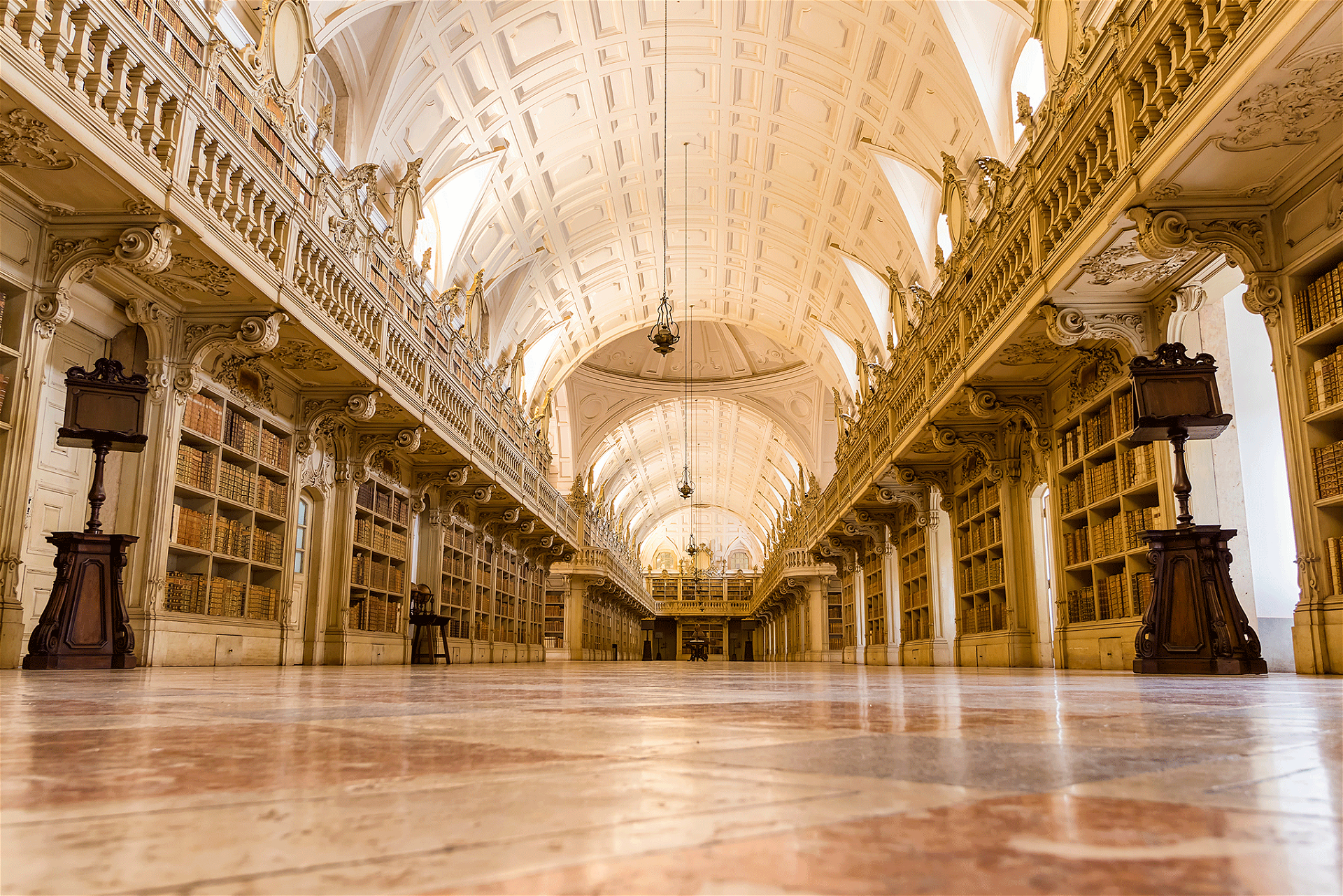 Zur Biblioteca do Convento de Mafra, Mafra, Portugal patrimoniocultural.gov.pt