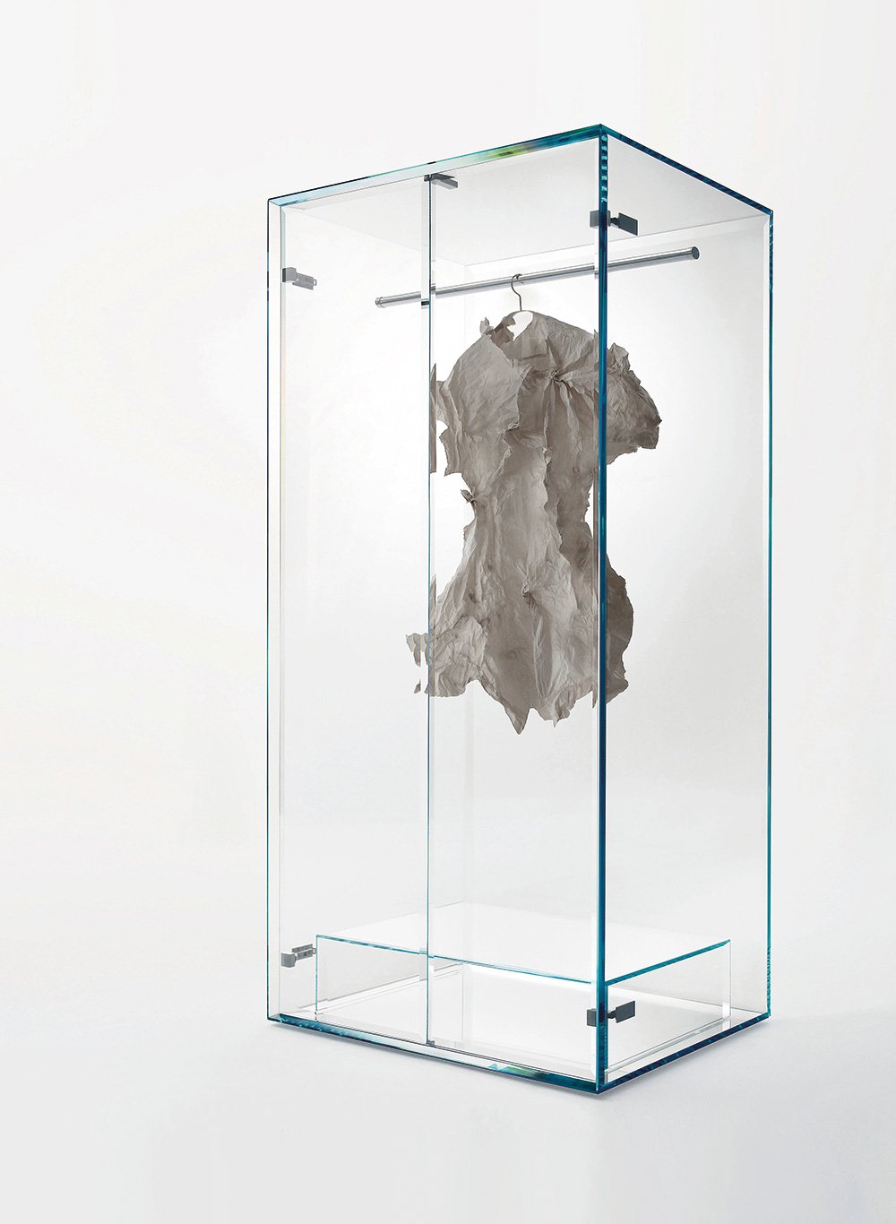 Das hat mit Verstauen nicht mehr viel zu tun. Modell »Prism« von Glass Italia. glasitalia.com