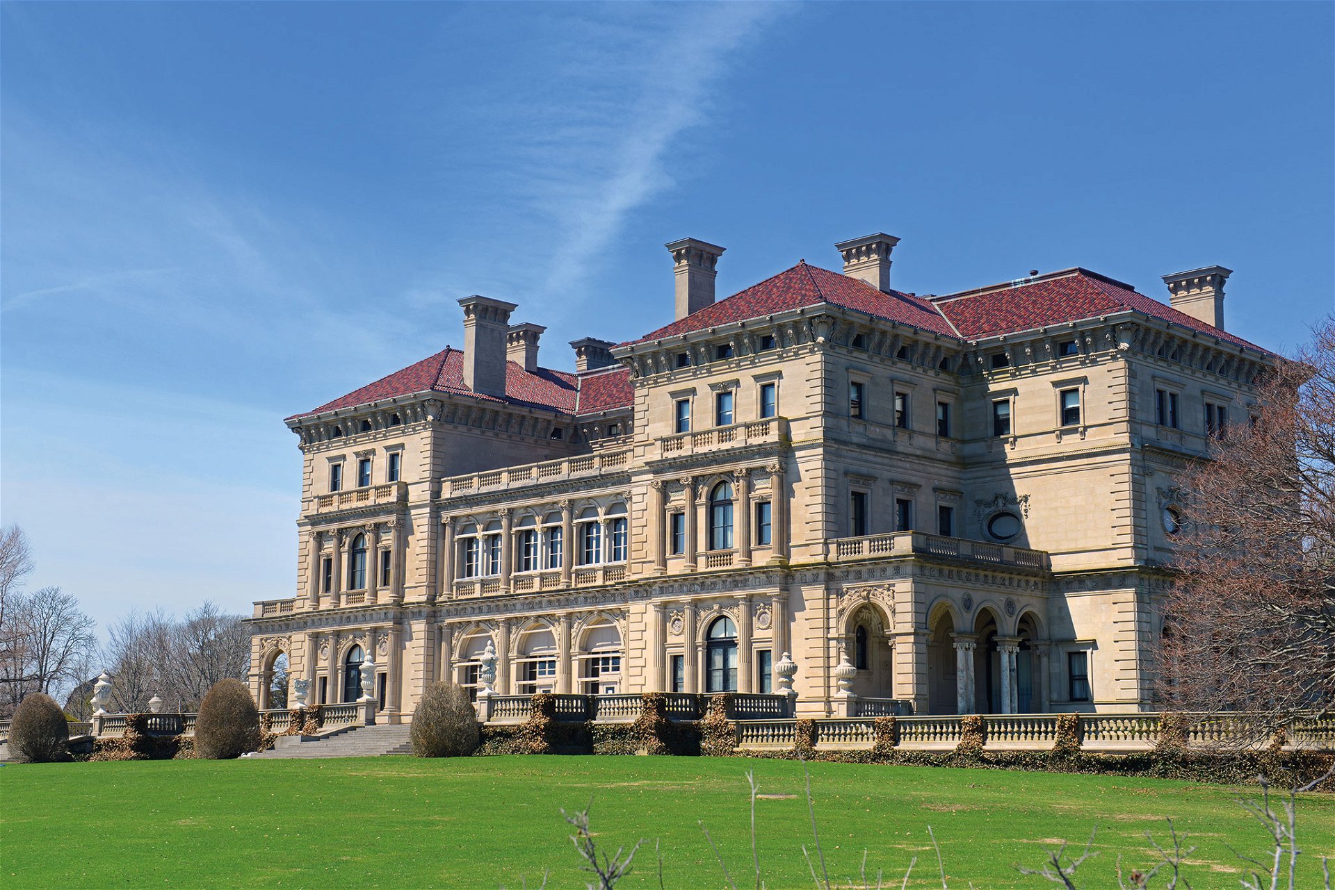 Cornelius Vanderbilt II. ließ in Newport die Super-Mansion »The Breakers« bauen. Architektonisches Vorbild waren die italienischen Renaissancepaläste. Eklektik und Prunksucht at its best.