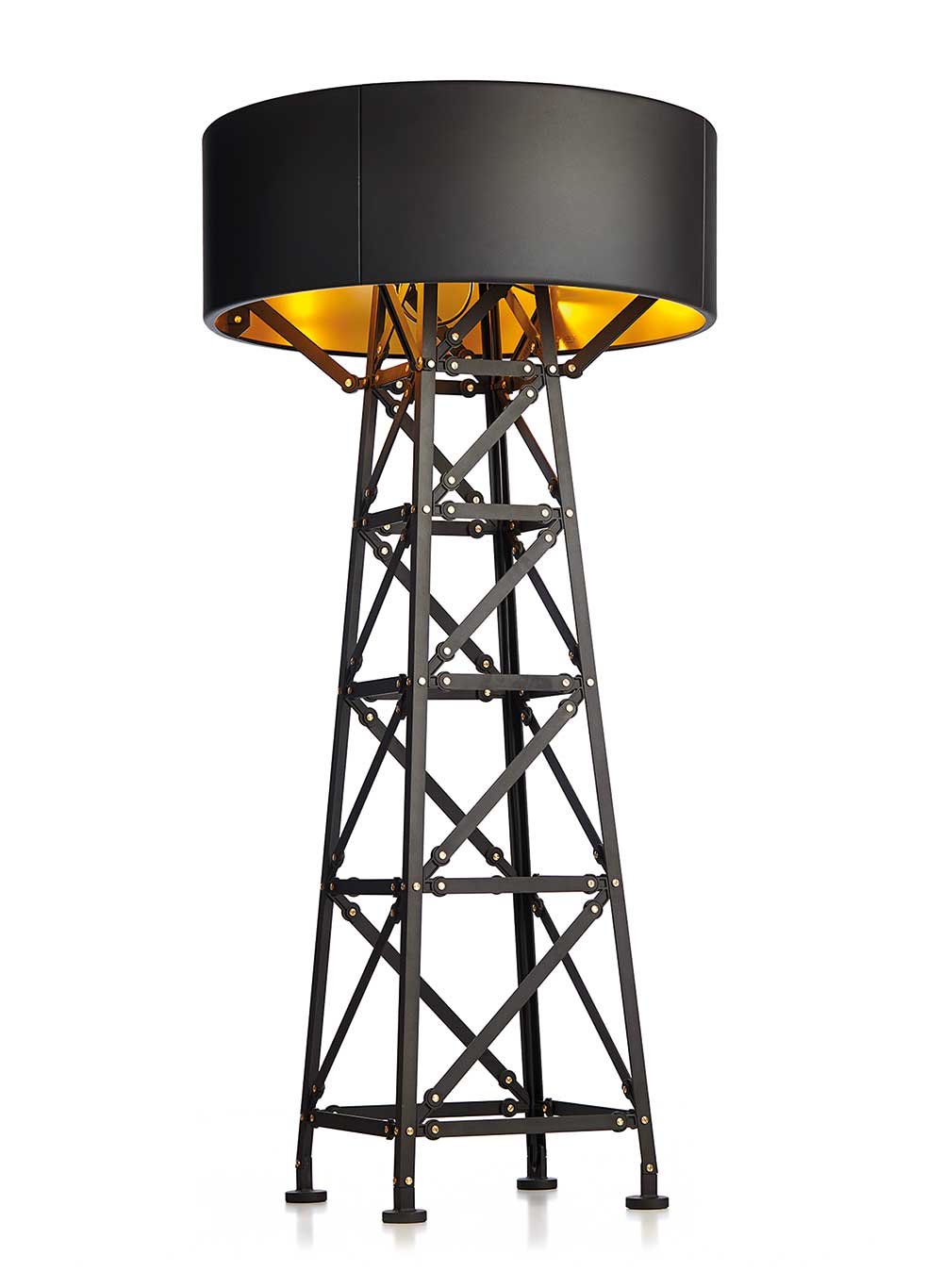 Mit der »Construction Lamp« kann man sich ein bisschen Paris und Eifelturm-Romantik ins Haus holen. moooi.com