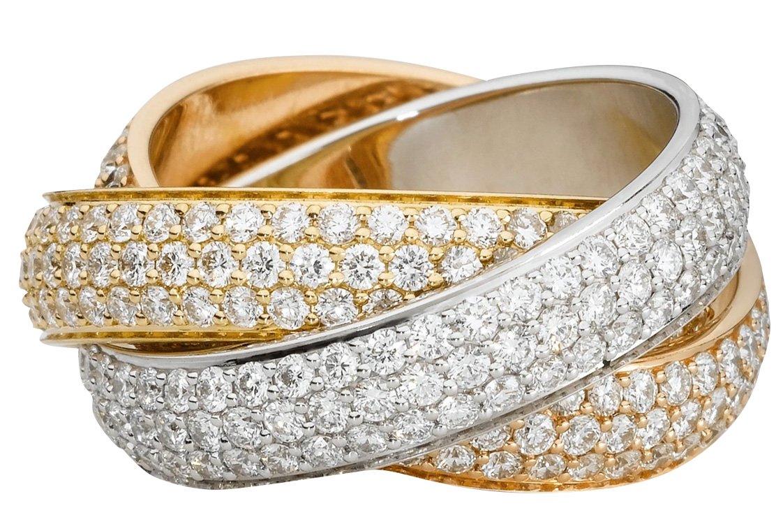 Mit Diamanten besetzt wirkt der Ring besonders edel.