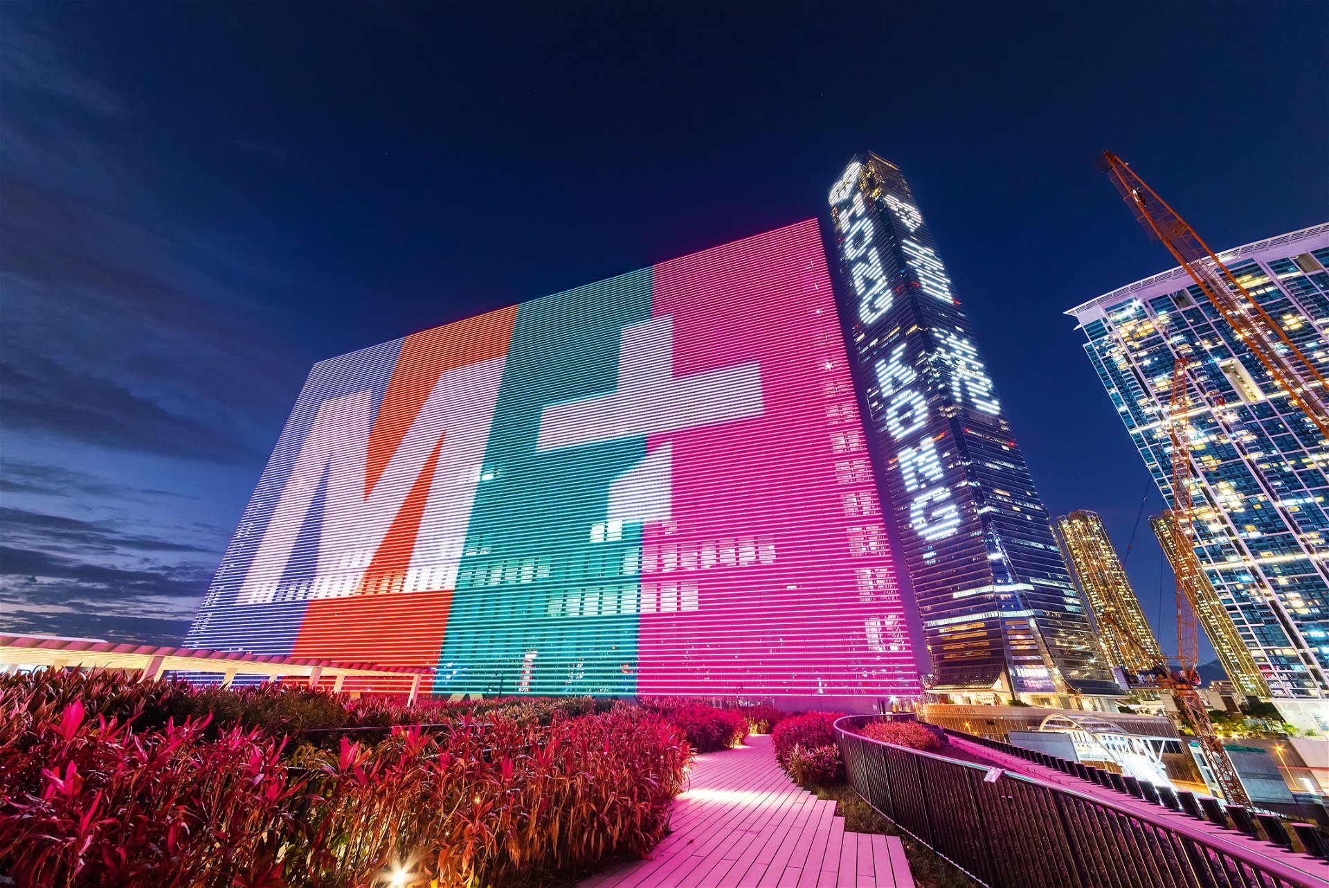 Alles auf dem Schirm: Das neue M+ ist das stolze 
Flaggschiff der modernen Kunst in Hongkongs Museumslandschaft.