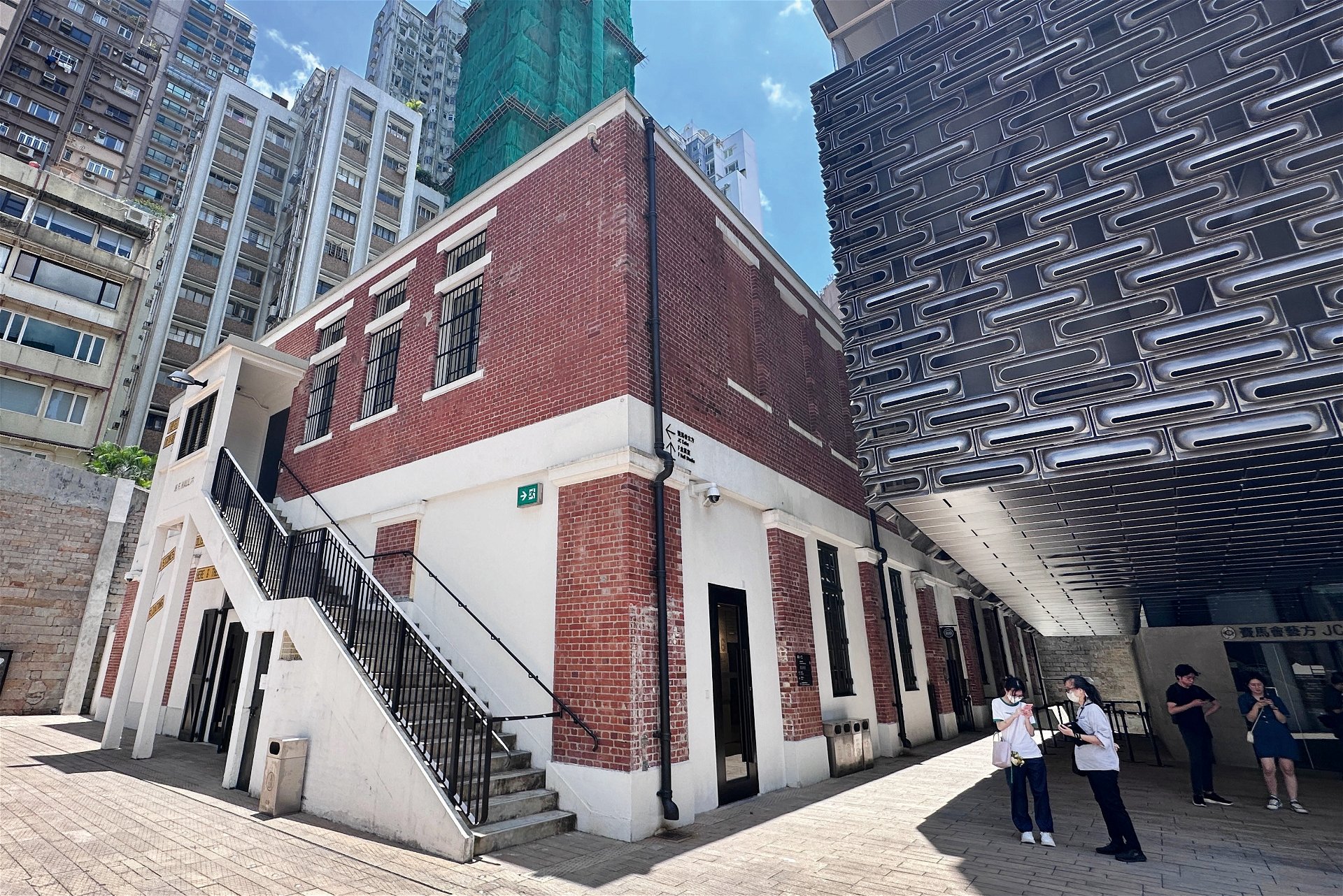 Spuren der Geschichte: Das Kulturzentrum Tai Kwun  in einer ehemaligen Polizeikaserne auf Hong Kong Island.