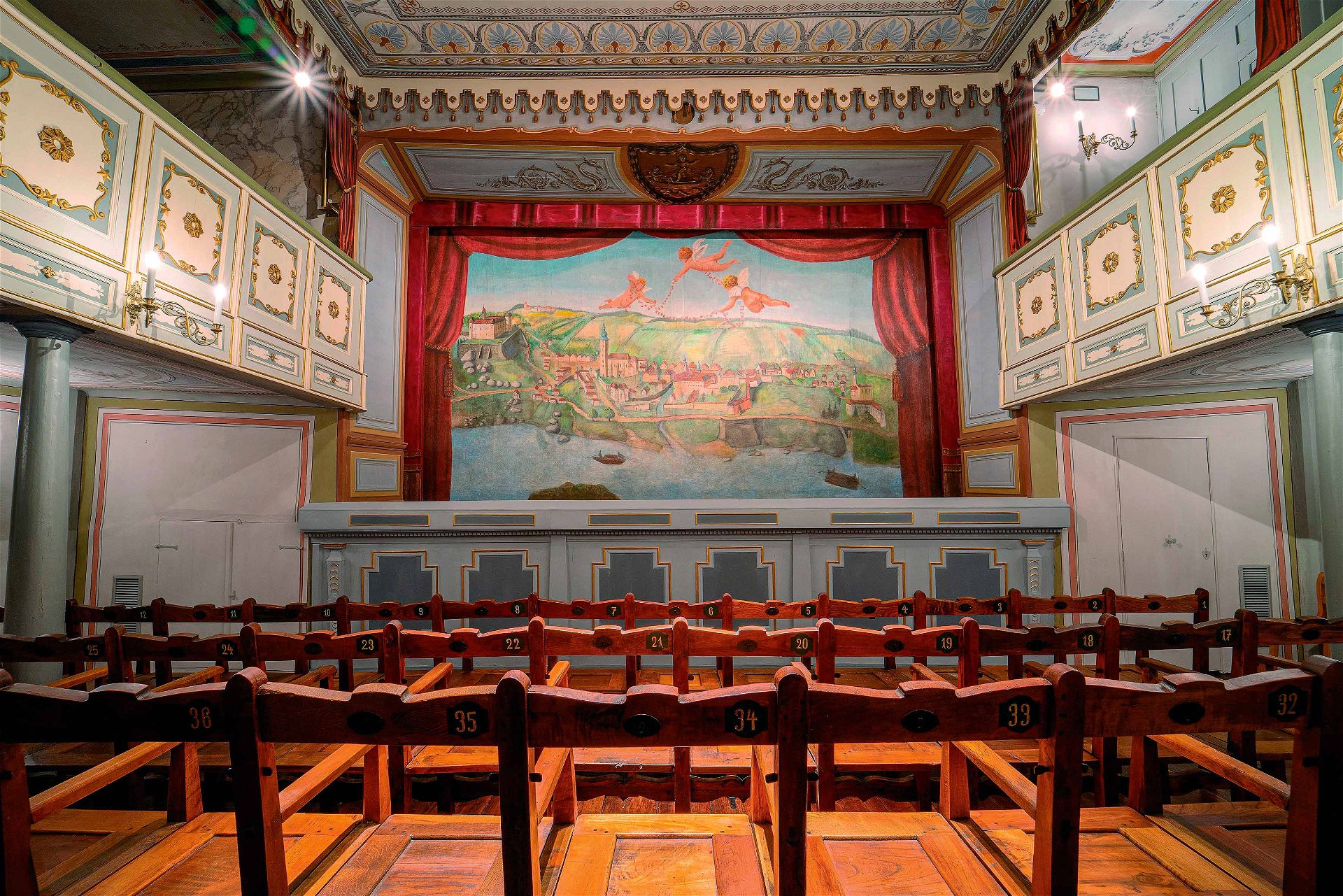Das älteste Stadttheater Österreichs in Grein verbindet Historie mit einem vielfältigen Spielplan.